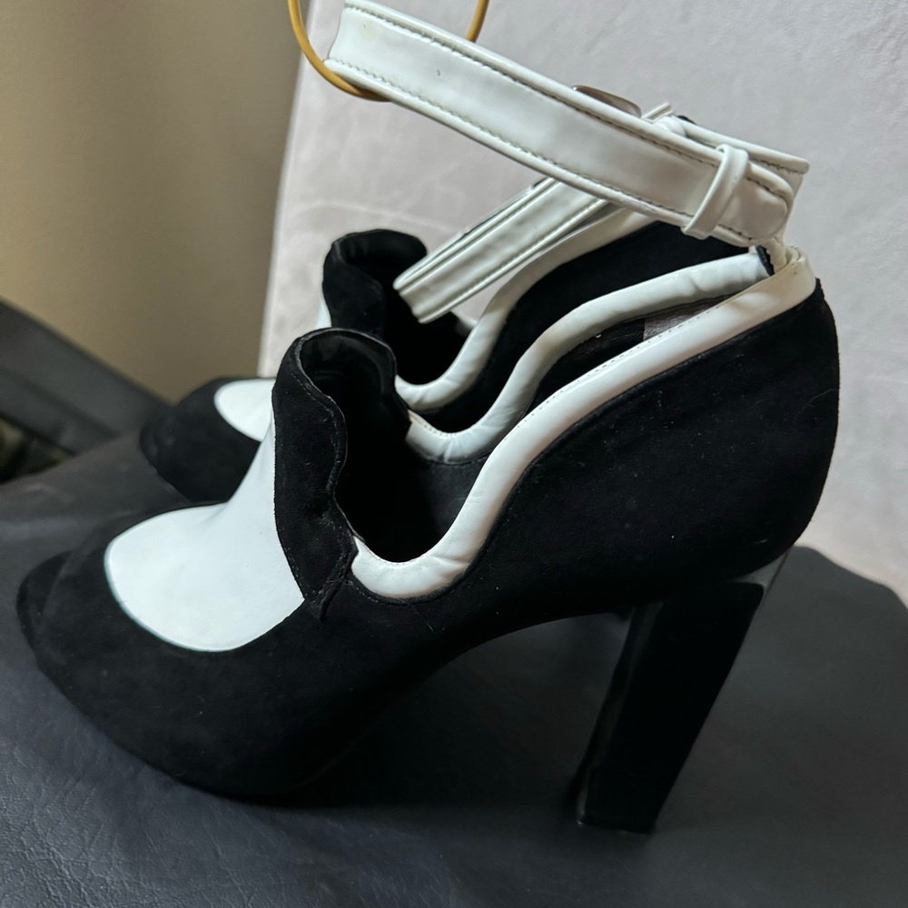 Rachel Roy leather & suede heels - Picture 8 of 9
